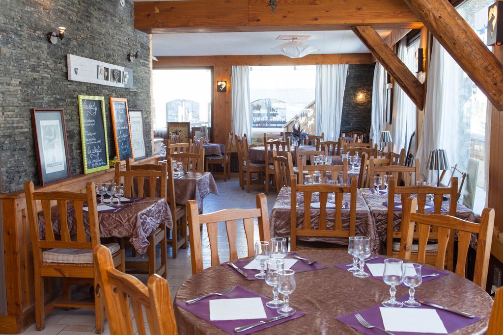 Hotel Restaurant La Darbella Les Rousses Dış mekan fotoğraf